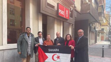 Los "rebeldes saharauis" del PSOE llevan hasta Ferraz su crítica al giro de Sánchez con Marruecos