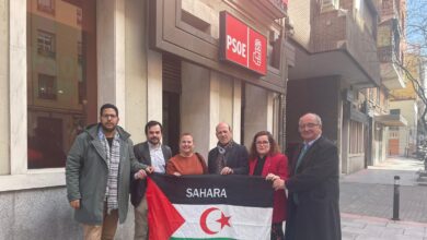 Los "rebeldes saharauis" del PSOE llevan hasta Ferraz su crítica al giro de Sánchez con Marruecos