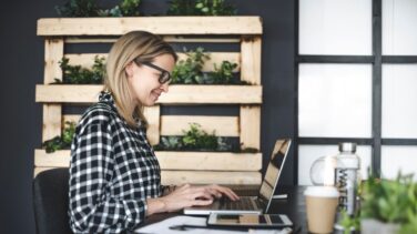 Un tercio de los empleados españoles tienen en cuenta la sostenibilidad en sus compras empresariales