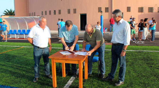 "Oye, necesito que me inyecten algo al club": los pagos al fútbol base acorralan a 'Tito Berni'