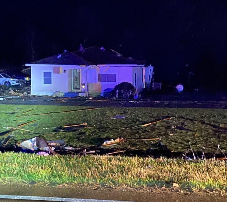 Al menos 23 personas han muerto tras el paso de un tornado en Misisipi