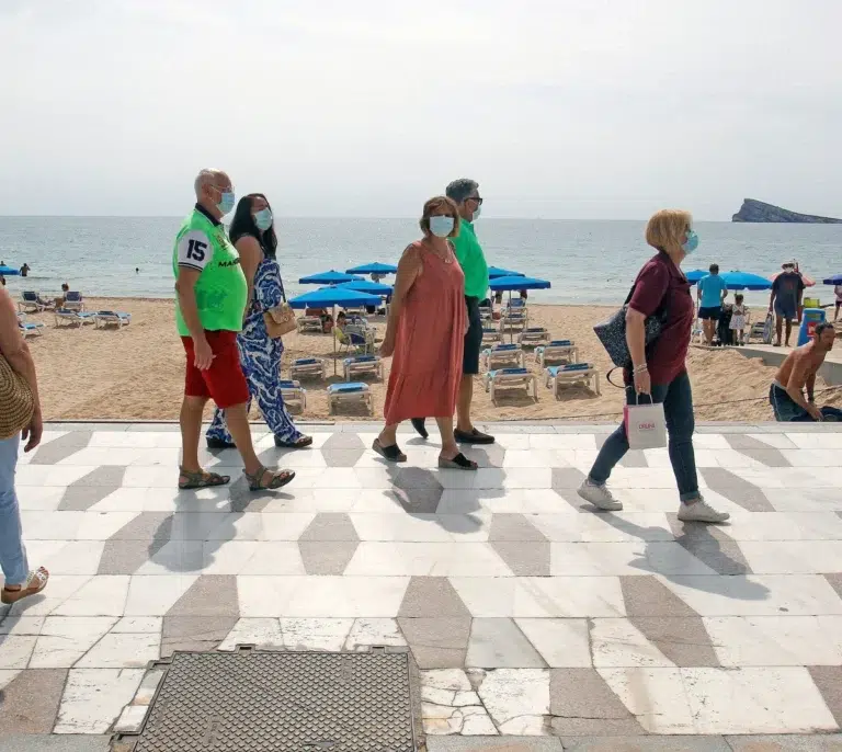 Hoteles y agencias claman contra el retraso del Imserso que amenaza la temporada baja