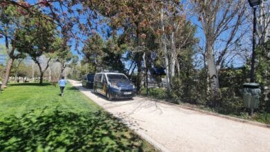 La policía aborta el plan de activistas climáticos para cortar la M-30 en plena operación salida de Semana Santa