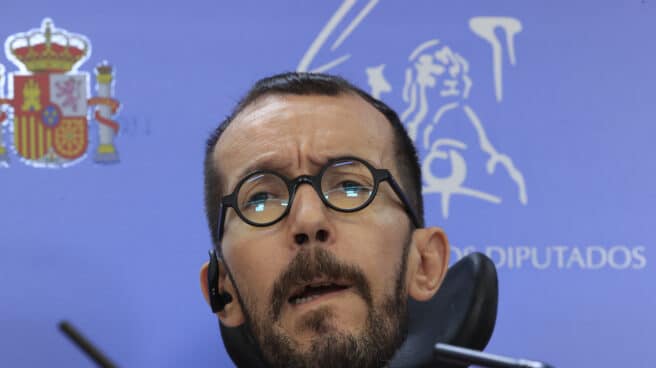 Pablo Echenique, hospitalizado por neumonía con pronóstico estable El portavoz del grupo parlamentario de Unidas Podemos, Pablo Echenique, durante la rueda de prensa antes de la reunión de la Mesa del Congreso este martes.