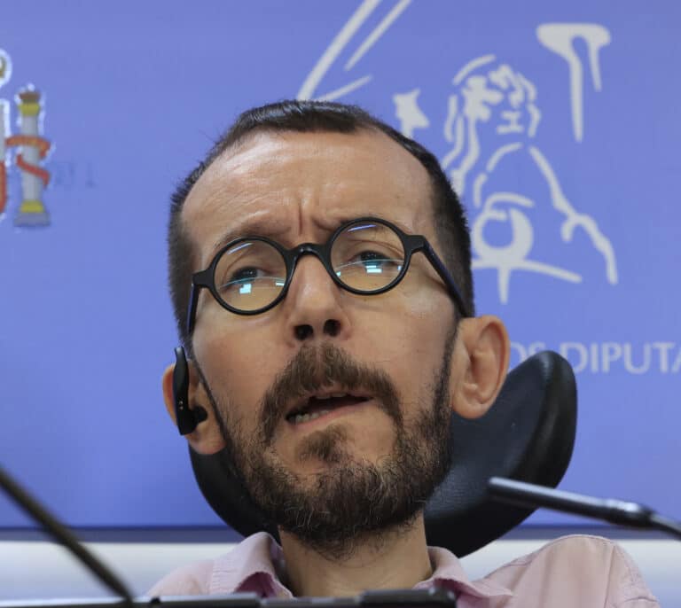 Echenique deja la política y volverá al CSIC como "científico"