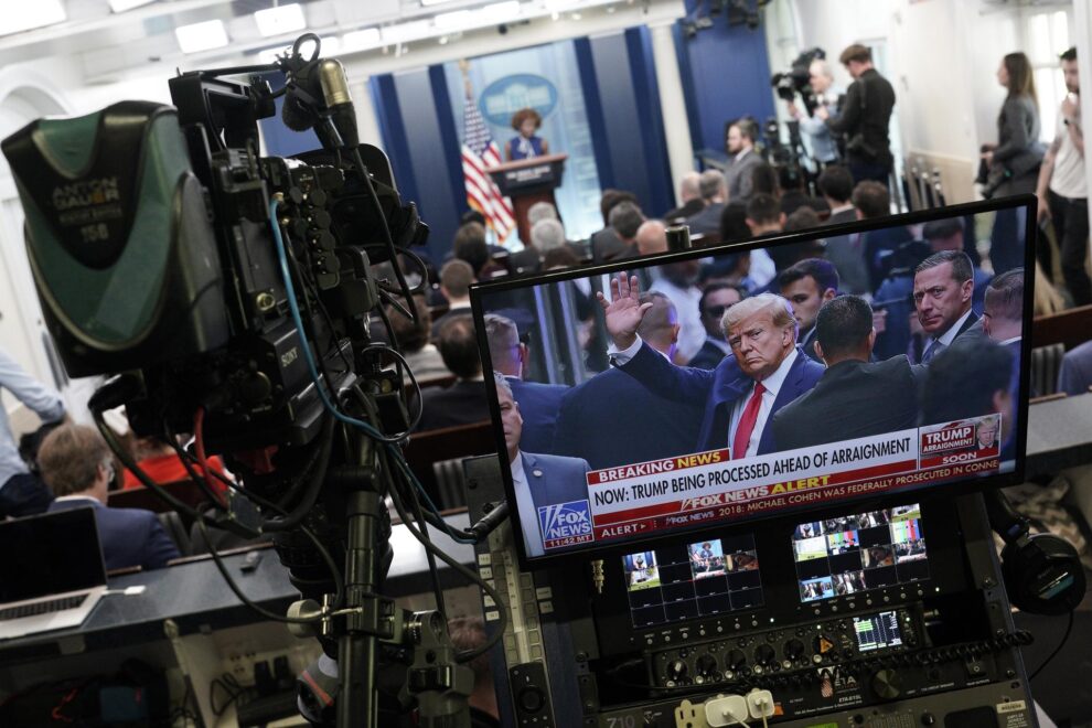 Una emisión en directo de la Fox con motivo del procesamiento del ex presidente estadounidense Donald Trump.