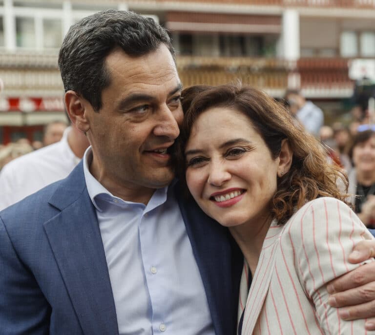 Moreno se junta con Ayuso contra Sánchez por "torpedear todos los días" a Madrid y Andalucía