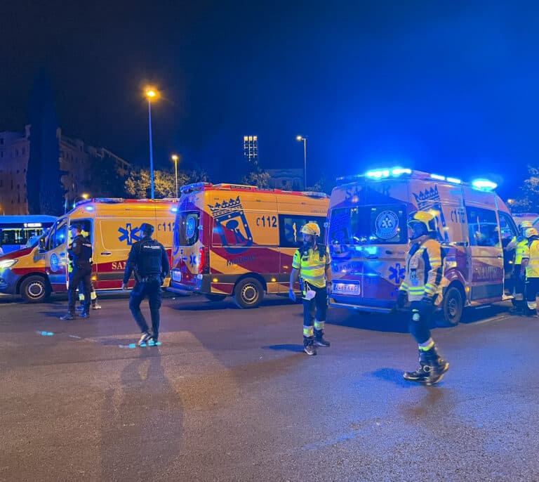 Dos muertos y diez heridos: arde un restaurante en Madrid al lado de un parque de bomberos