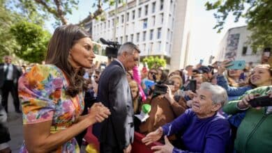 Una "fan" a la reina Letizia: "La quiero mucho a usted, a su marido y a sus hijas. El resto, ¡a tomar por culo!"