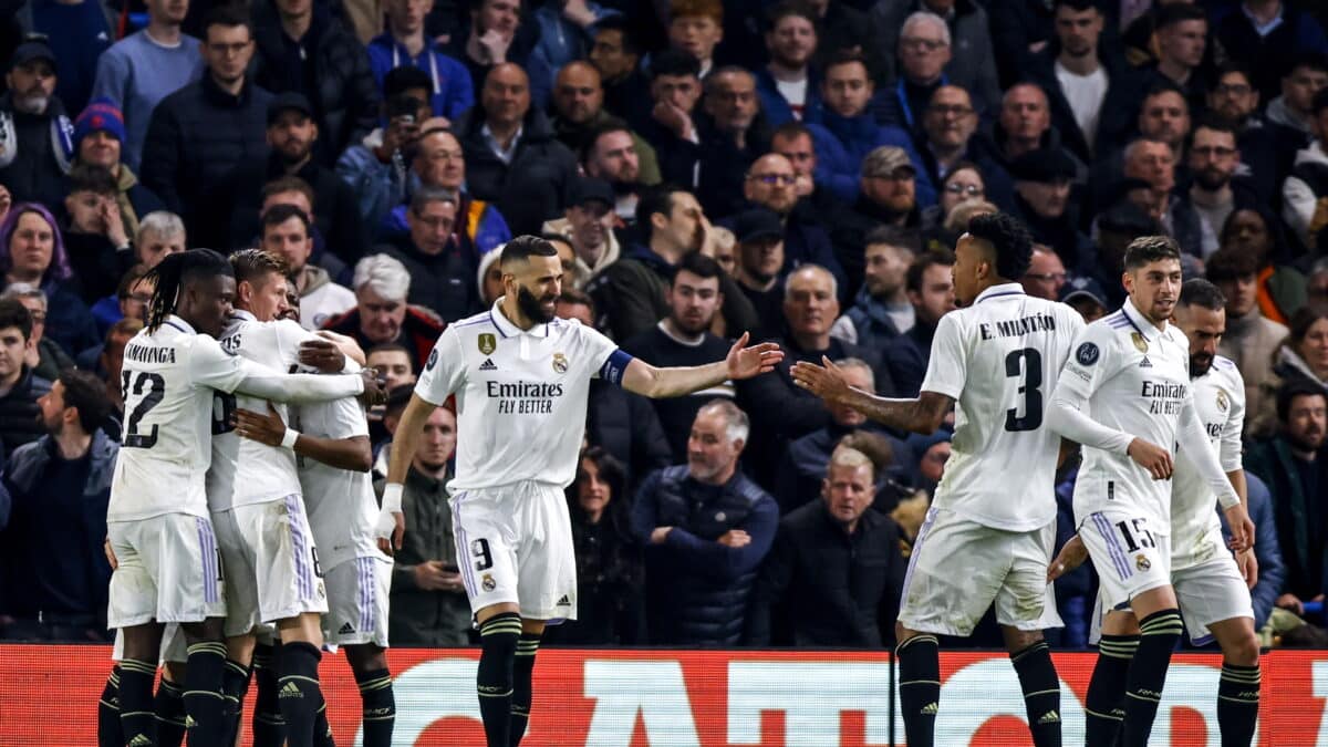 Los jugadores del Real Madrid celebran uno de sus goles al Chelsea