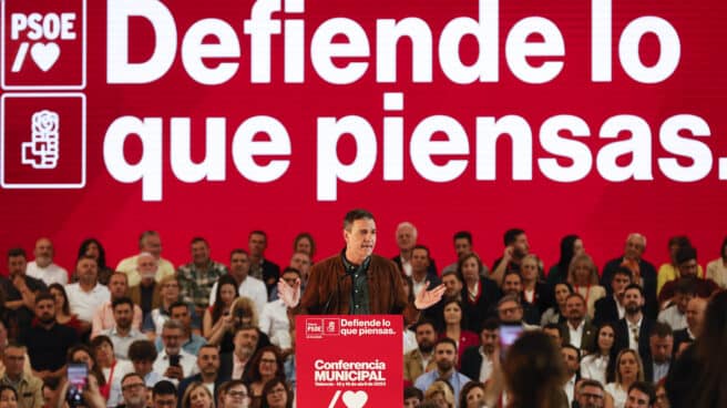 Jornada de clausura de la Conferencia Municipal del PSOE en Valencia VALENCIA, 16/04/2023.- El secretario general del PSOE y presidente del Gobierno, Pedro Sánchez, interviene en la jornada de clausura de la Conferencia Municipal del PSOE, este domingo en Valencia. EFE/Kai Forsterling