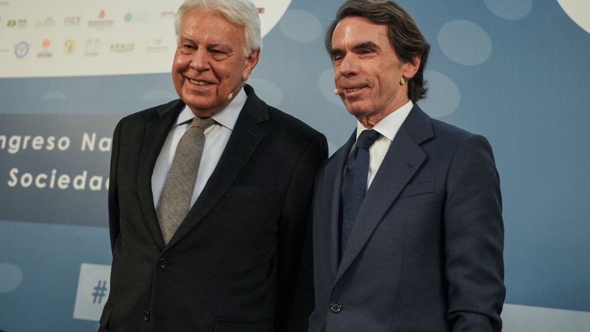 Felipe González y Aznar, invitados estrella en un debate energético organizado por IESE y Naturgy