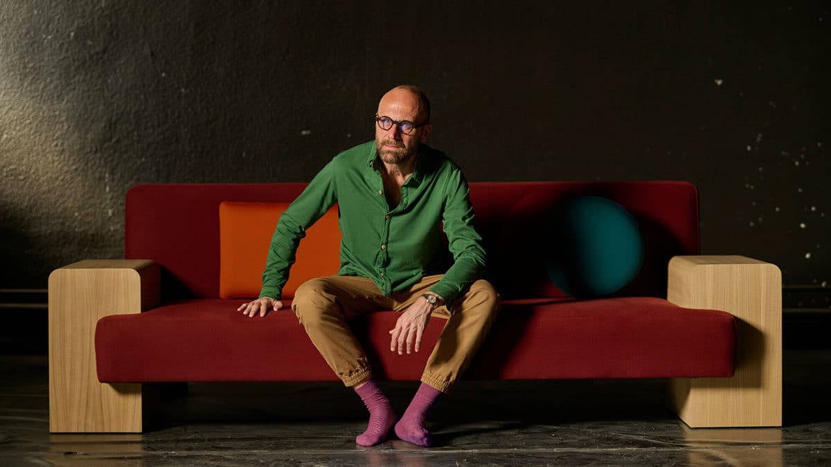 El diseñador David Pastor invita al “Xuegu” en los exclusivos sofás y butacas de Rabadán
