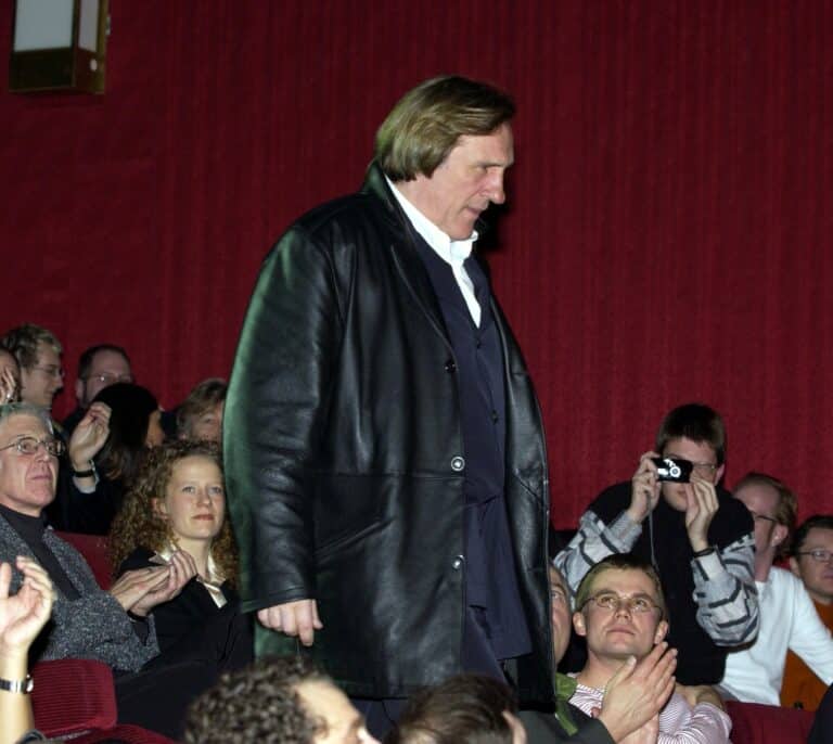 Trece mujeres exponen años de abusos por parte de Gérard Depardieu