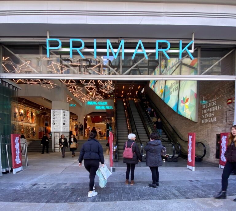 Primark permite consultar la disponibilidad de productos por tiendas en su nueva web
