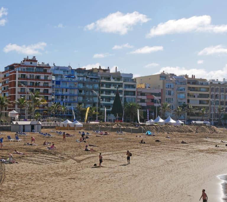 Las multas que amenazan a 50.000 canarios en 'territorio turista': "Nos quieren quitar nuestra casa"