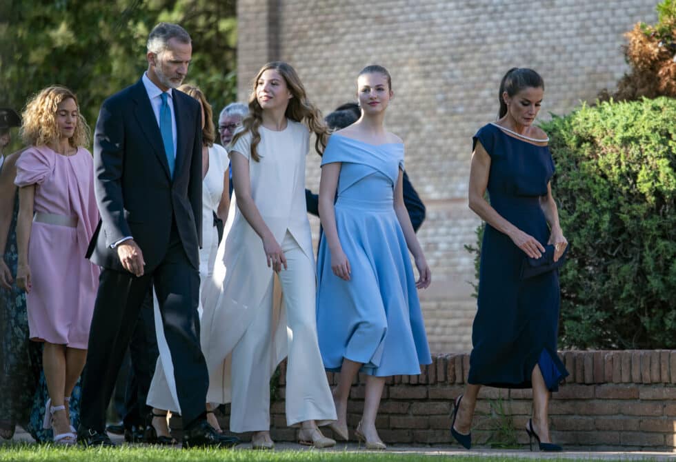 En los premios princesa de Girona, Leonor lució un vestido azul bebé y unos discretos tacones