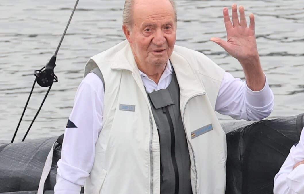 El rey Juan Carlos, durante su última visita a España, en mayo de 2022 en Sanxenxo