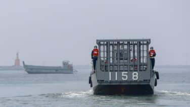 China ordena maniobras con fuego real en la costa de Taiwán coincidiendo con la visita de la presidenta del país a EEUU