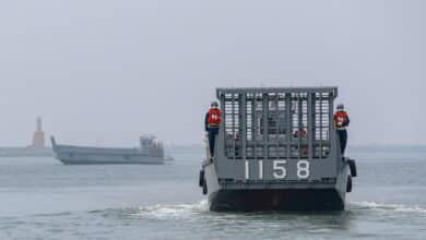 China ordena maniobras con fuego real en la costa de Taiwán coincidiendo con la visita de la presidenta del país a EEUU