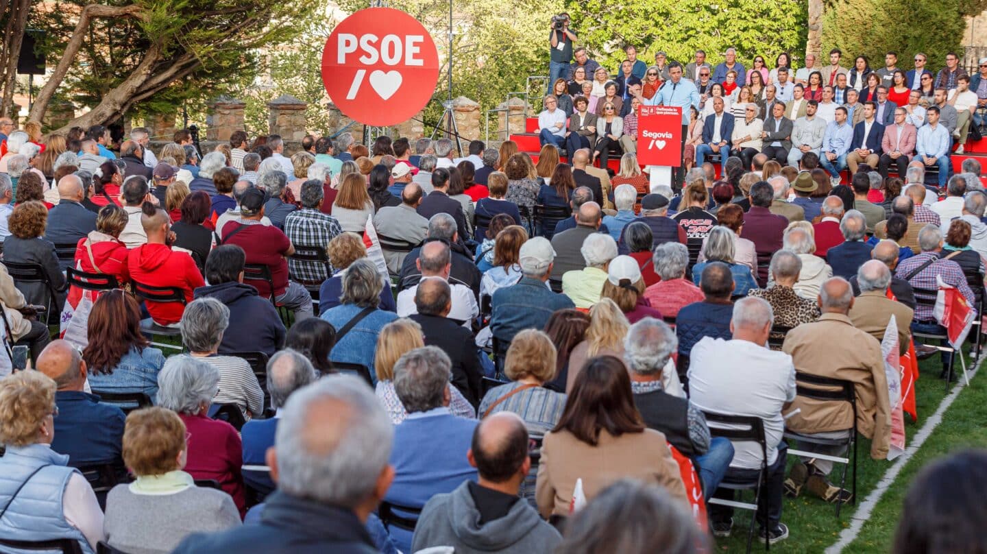 El secretario general del PSOE y presidente del Gobierno, Pedro Sánchez, durante un mitin de precampaña en Segovia, este pasado 10 de abril de 2023.