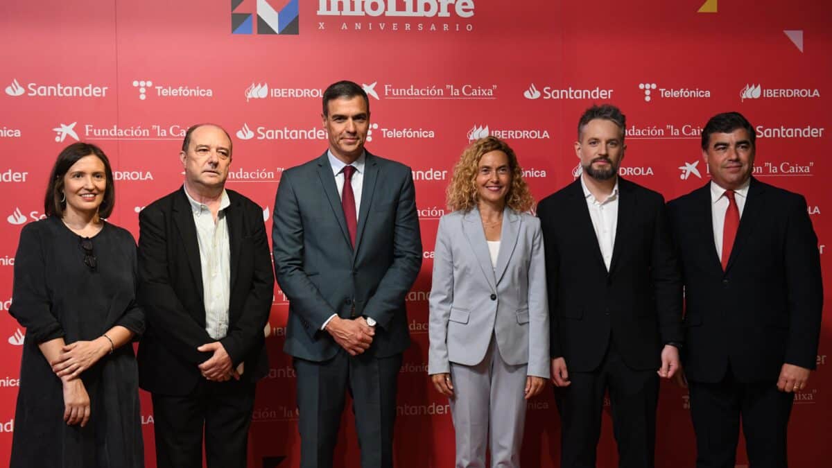 Sánchez y sus ministros, en el décimo aniversario de Infolibre.