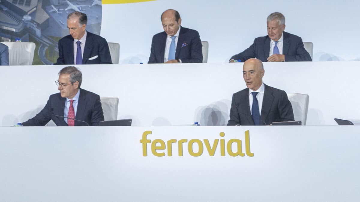 El hermano de Rafael del Pino y otro 0,2% de accionistas de Ferrovial votan contra la marcha a Países Bajos