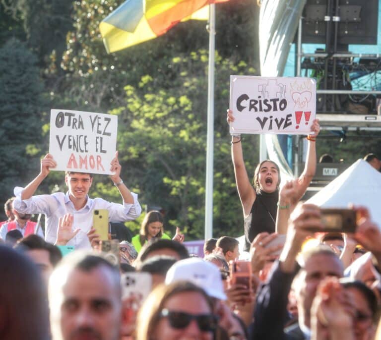 Más de 600.000 personas acuden a una multitudinaria Fiesta de la Resurrección en el centro de Madrid