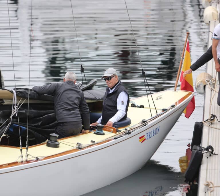 Juan Carlos I niega que planee su regreso definitivo a España si gobierna Feijóo