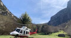 Rescatan en helicóptero a un hombre con rotura de peroné mientras realizaba una ruta en Cantabria