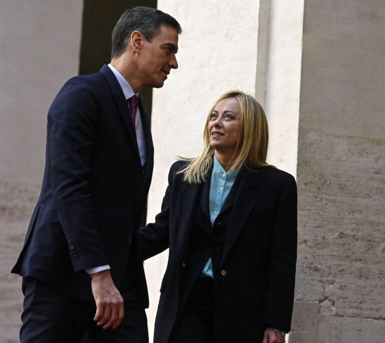Sánchez y Meloni exhiben cercanía tras su primera reunión en Roma