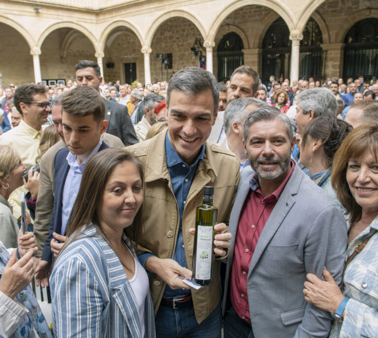 "Imaginaos lo que vamos a ser capaz de hacer cuando el viento sople a favor", alardea Sánchez