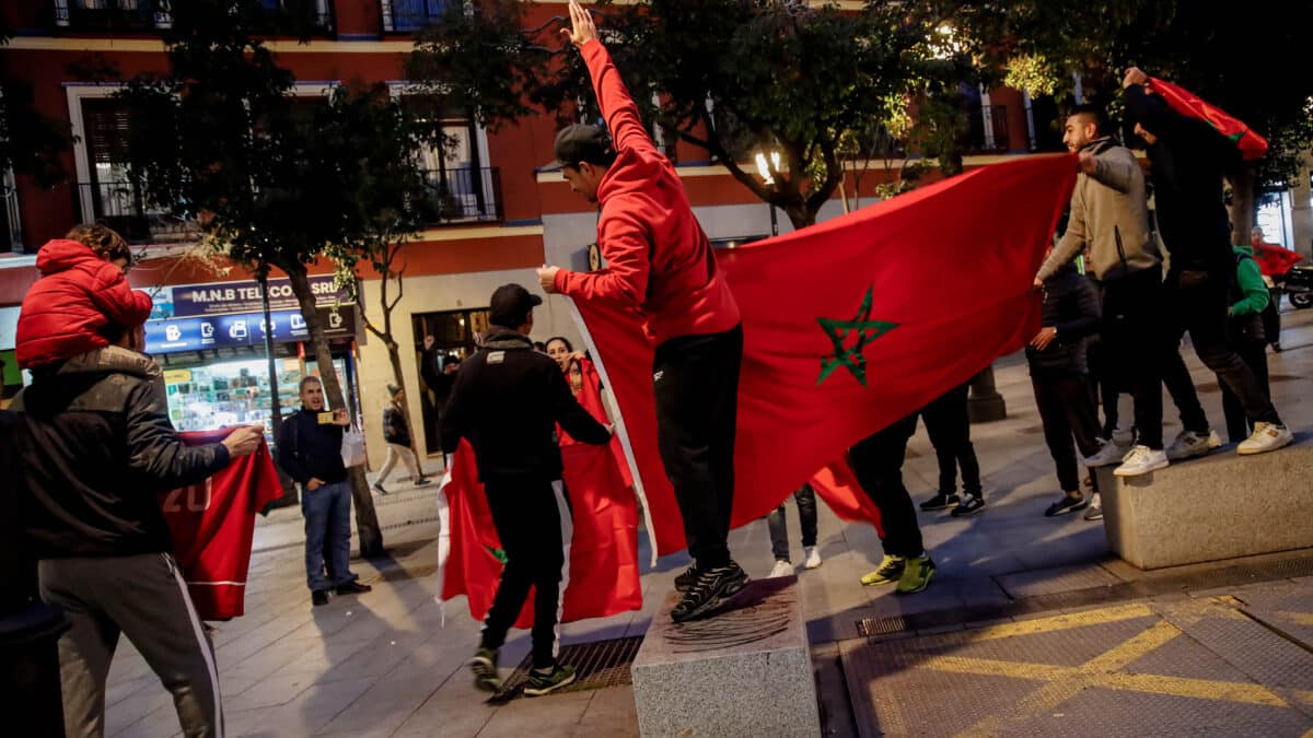 Aficionados de Marruecos celebran una victoria de su selección en el pasado Mundial de fútbol.