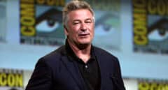 Retiran los cargos contra el actor Alec Baldwin por la muerte de Halyna Hutchins