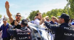 Tensión entre falangistas y Policía en la llegada de los restos de Primo de Rivera al cementerio de San Isidro