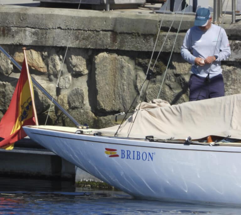 Por tierra, mar y de paisano: el dispositivo de seguridad para el viaje "privado" de Juan Carlos I a Sanxenxo