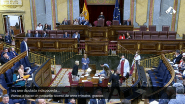 Se suspende la votación en el Congreso por el desmayo de una diputada de Podemos