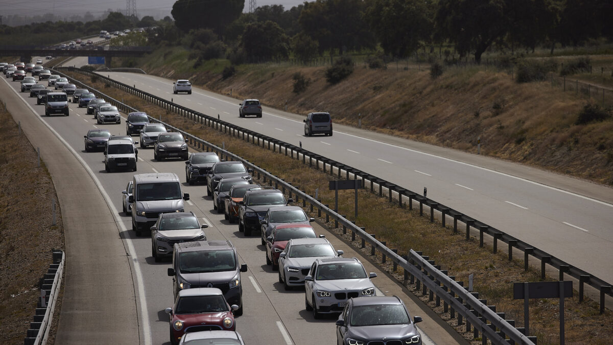 Las principales carreteras se colapsan a la entrada de Madrid en la operación retorno de Semana Santa