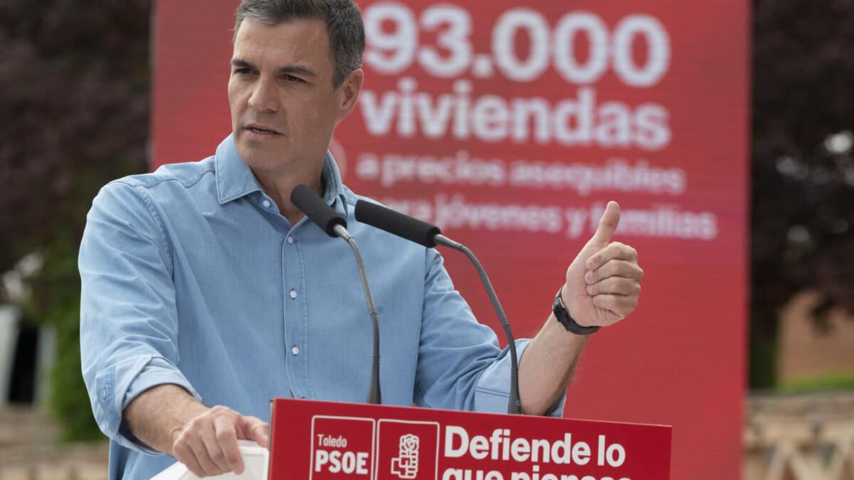 TOLEDO, 21/04/2023.- El secretario general del PSOE y presidente del Gobierno, Pedro Sánchez, interviene en un acto público este viernes en Toledo. EFE/Ismael Herrero