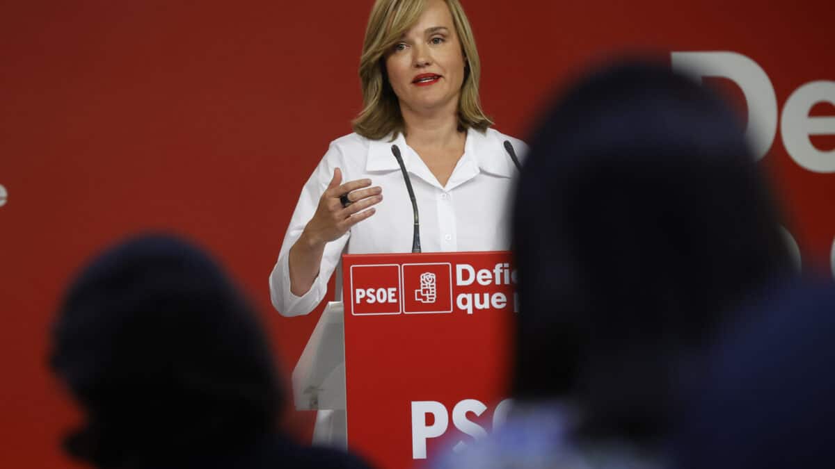 MADRID, 10/04/2023.- La portavoz de la Ejecutiva Federal del PSOE, Pilar Alegría, durante la rueda de prensa que ha ofrecido tras la reunión de la Ejecutiva, este lunes en la sede del partido en Ferraz. EFE/ Juan Carlos Hidalgo