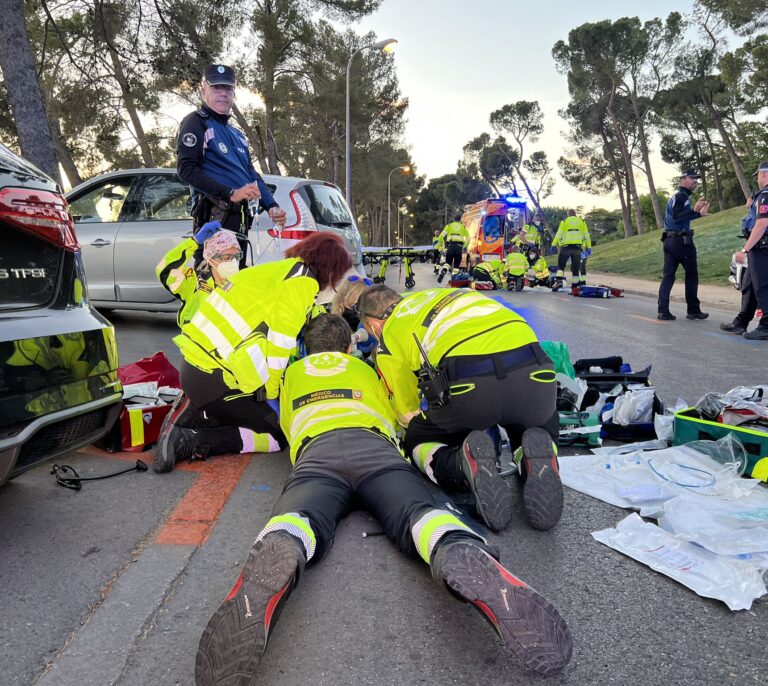 Un niño de 8 años en estado grave tras atropellarle una moto en Moncloa (Madrid)