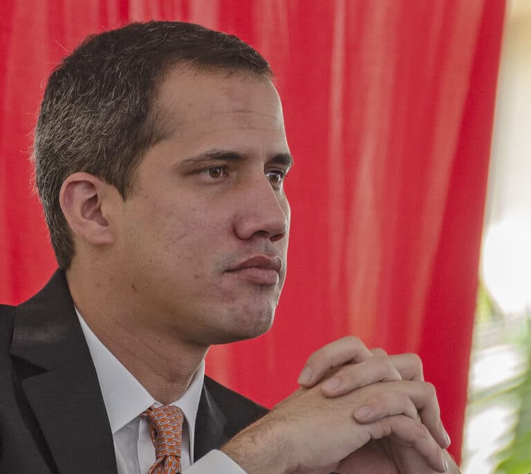 Colombia expulsa al opositor venezolano Guaidó que se va a Estados Unidos