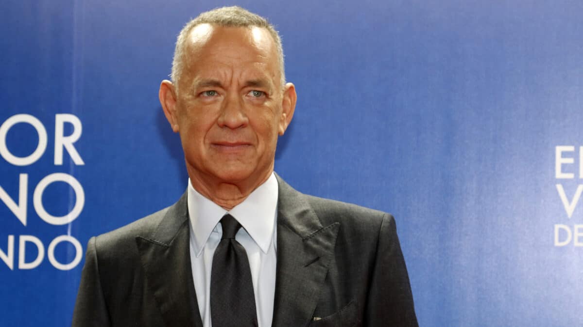 Tom Hanks en la premier de "El peor vecino del mundo", una película basada en la novela sueca “Un hombre llamado Ove"