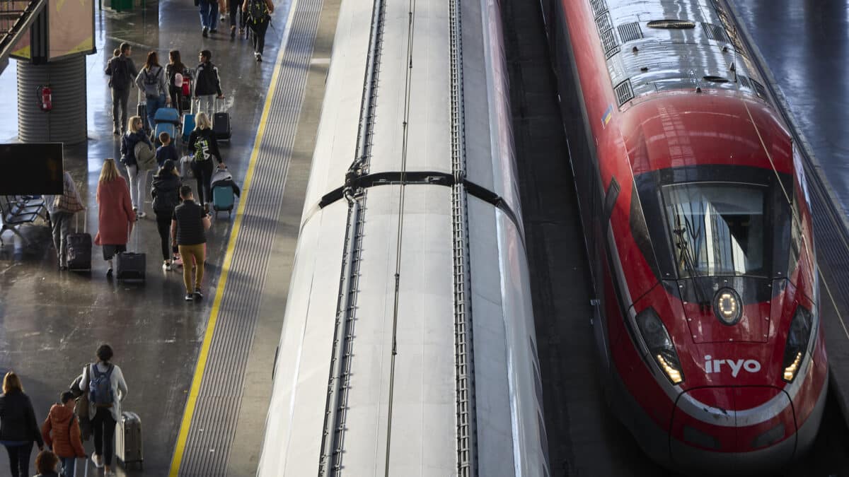 Dos trenes de Iryo en la estación