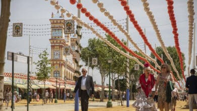 Evacuan a veinte personas atrapadas en una atracción de la Feria de Abril de Sevilla