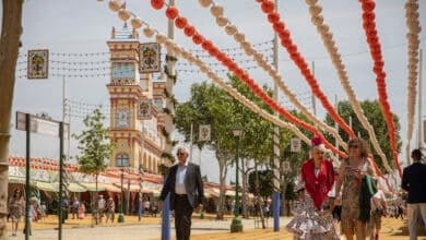 Evacuan a veinte personas atrapadas en una atracción de la Feria de Abril de Sevilla