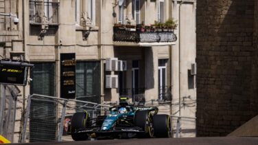 Alonso y Sainz se quedan muy lejos de la pole en el GP de Azerbaiyán