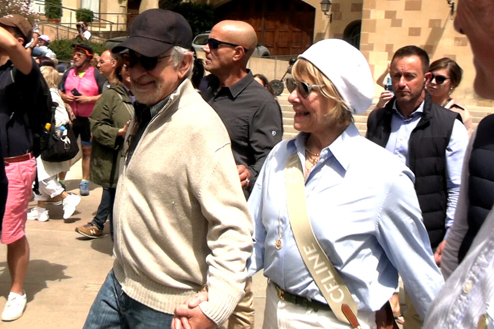 Kate Capshaw y Steven Spielberg durante su visita en el Monasterio de Montserrat