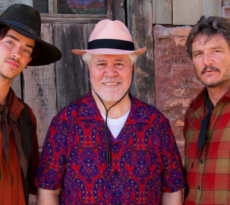 Así es el trailer de 'Extraña forma de vida', la nueva película de Almodóvar protagonizada por Pedro Pascal y Ethan Hawke