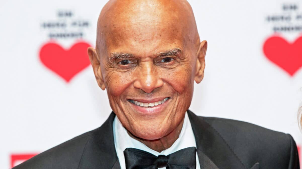 Fotografía de archivo fechada el 06 de diciembre de 2014 del cantante Harry Belafonte en una gala en Berlín (Alemania).